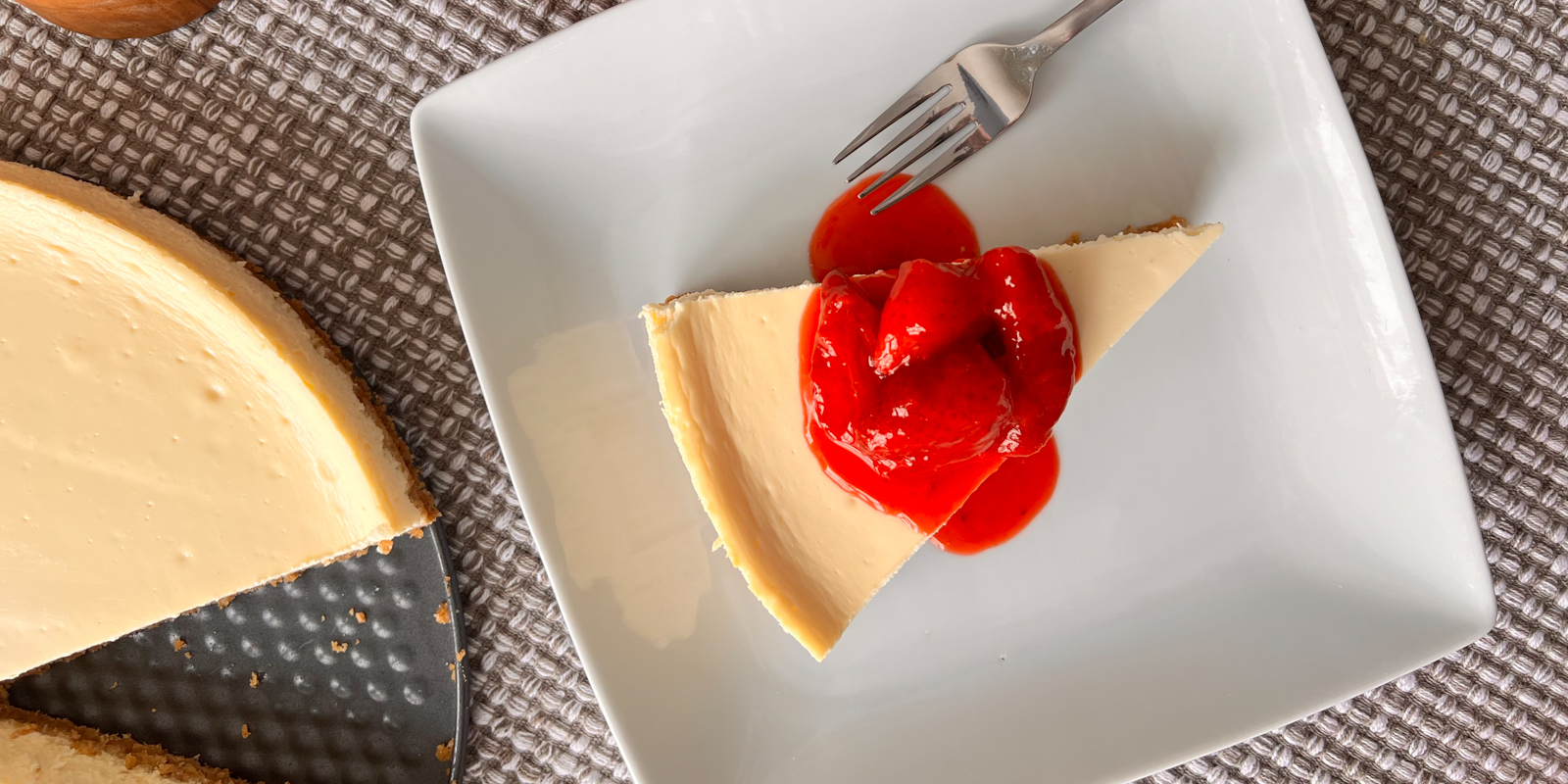 10 Tips To Make Cheesecake From Scratch (With Recipe)